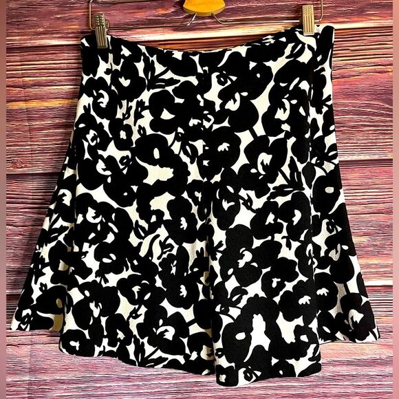Katherine Barclay Montreal Flower Printed Skirt. Size 10 - Picture 1 of 6